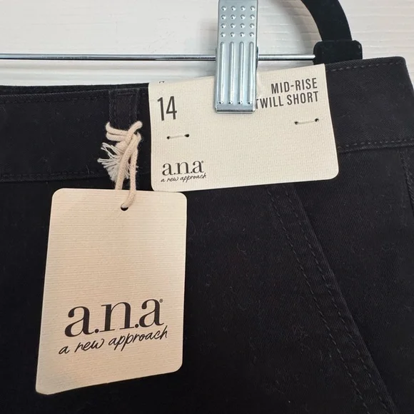 a.n.a Women's Black Shorts Size 14 - Picture 3 of 7